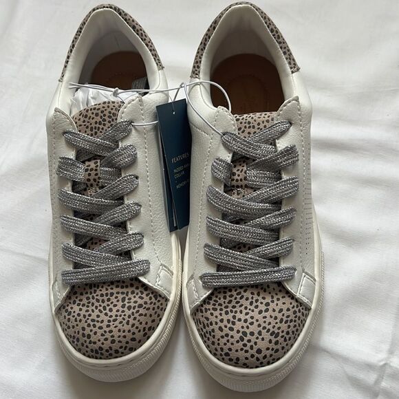 𝅺⭐️nwt Universal Thread Cadey Sneakers⭐️ - Picture 4 of 6
